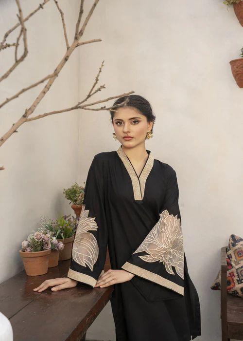 ALMOND PLAZZO BLACK STICHTED 2PCS