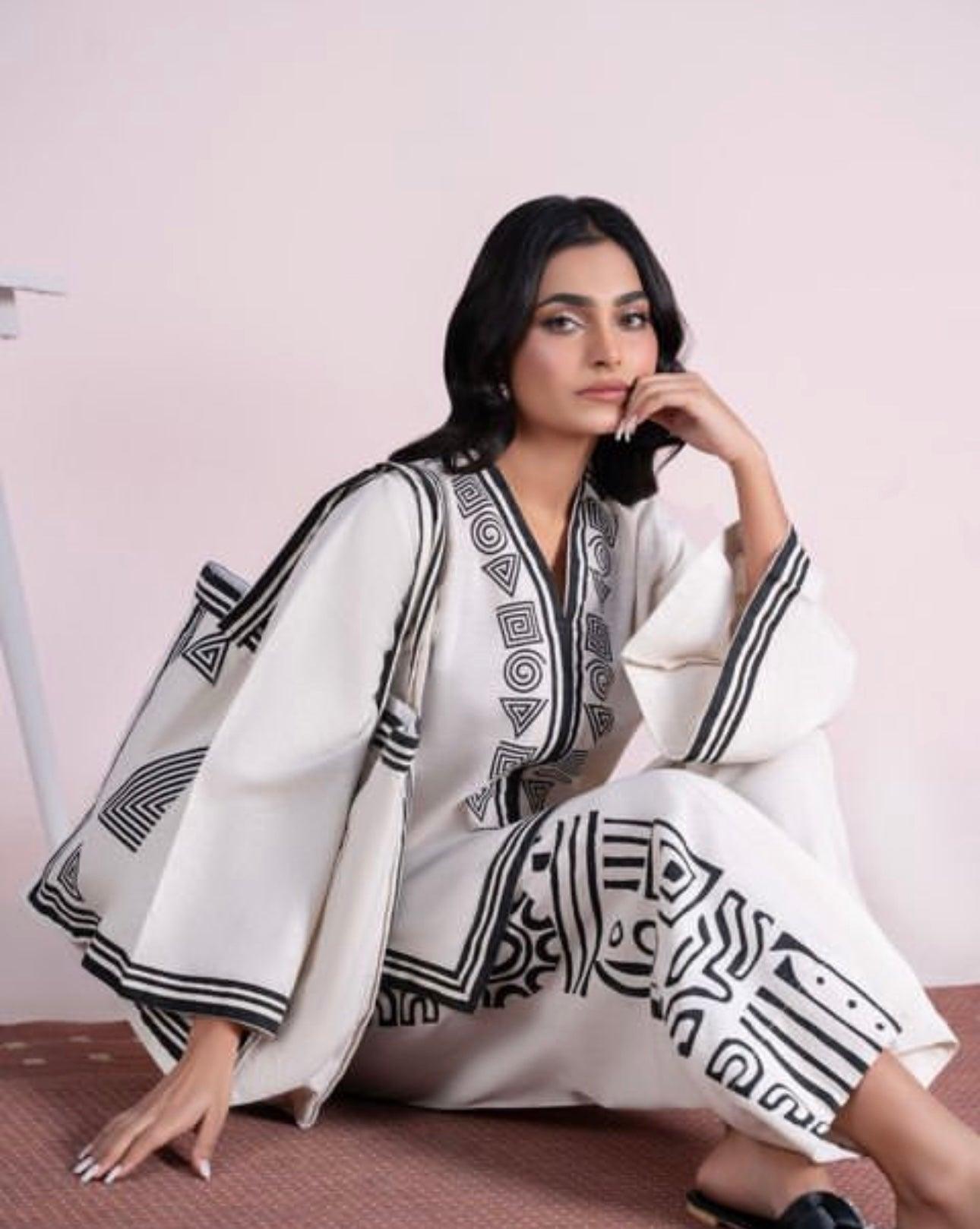 ARCANE THREADS WITH FREE PYRAMID HAND BAG