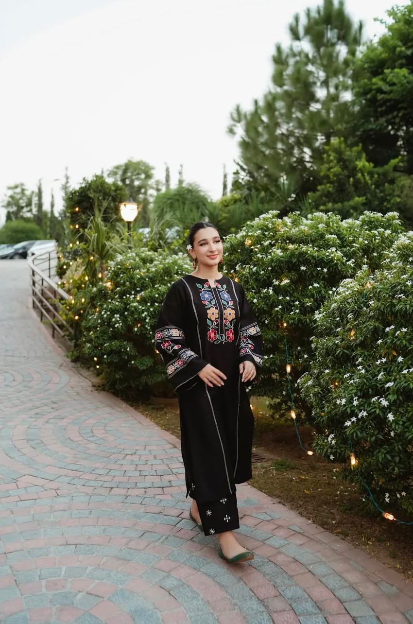 Cottage 2Pc Stitched