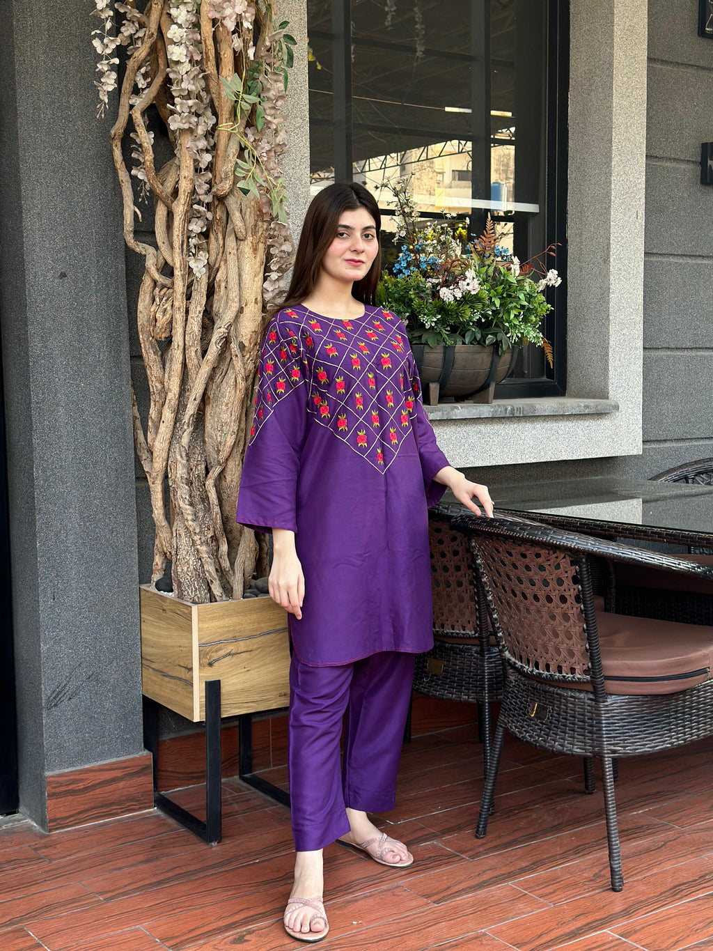 LAIRA Embroidered Article 2Pcs Stitched