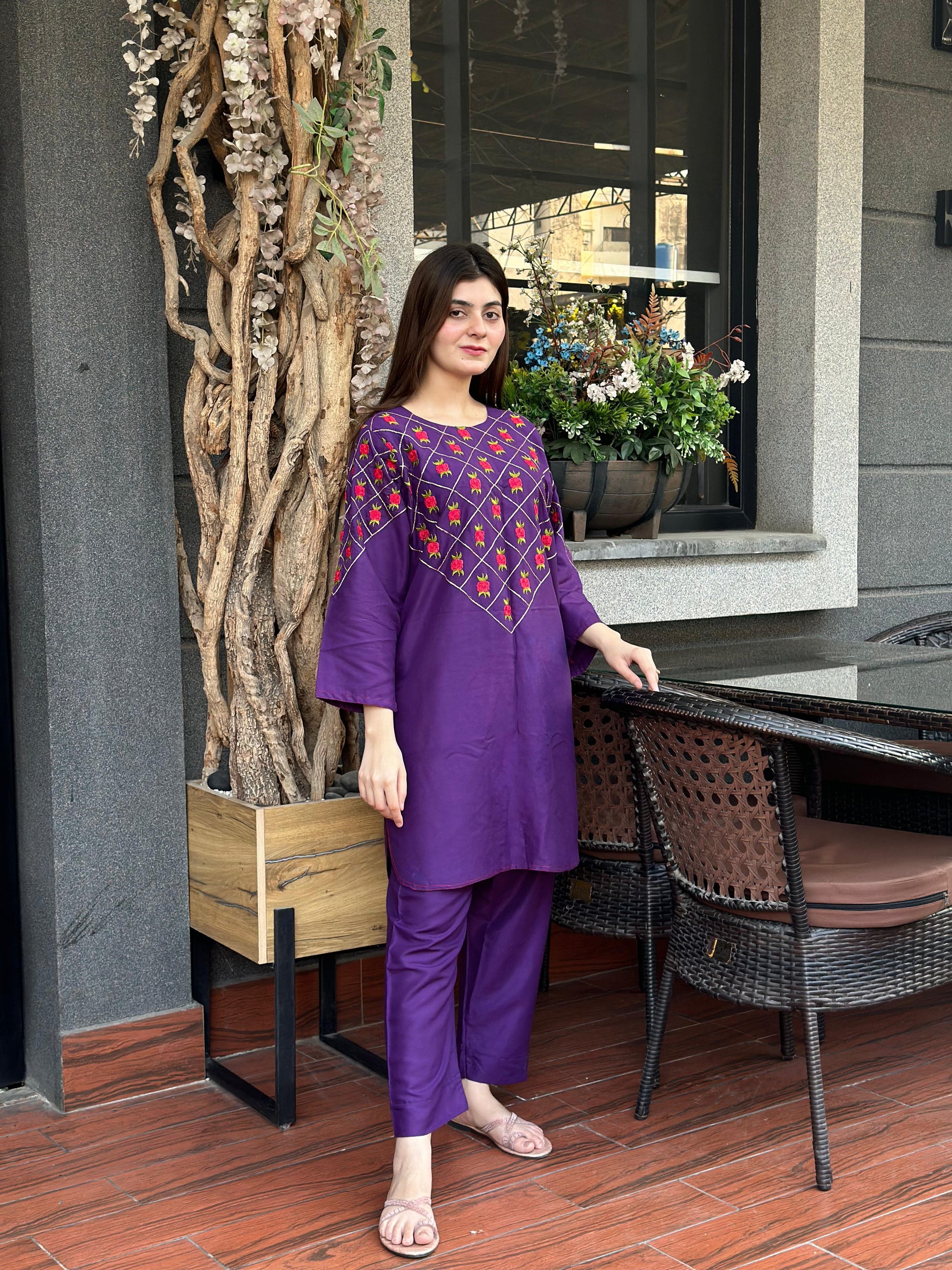 LAIRA Embroidered Article 2Pcs Stitched